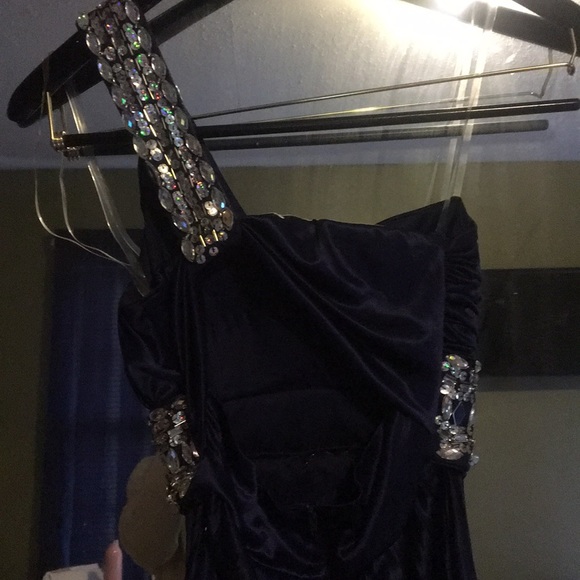 Navy Blue Gown - Picture 4 of 4